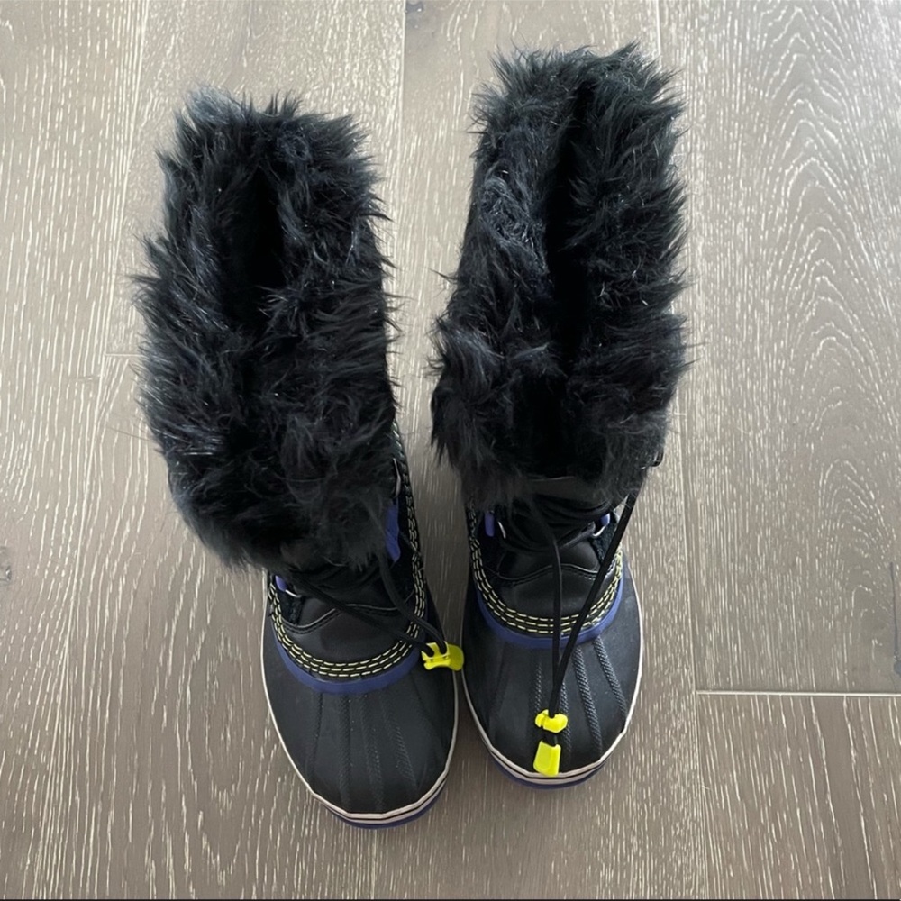 Snow Boots - Picture 4 of 4